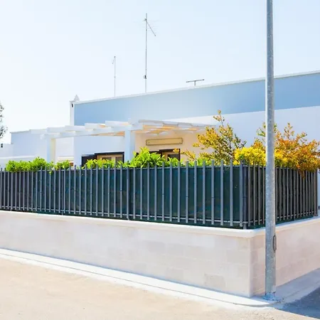 Giusi Holiday House Holiday home Torre Lapillo